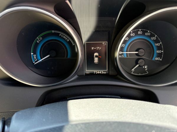 2017 Toyota Auris hybrid 395639157