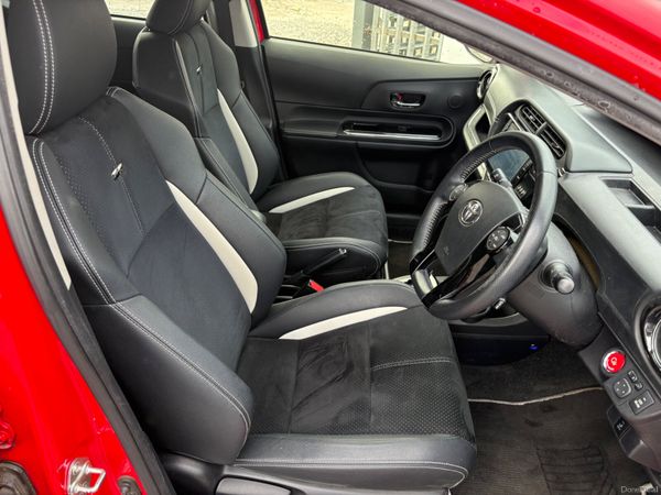 Toyota Aqua GS 395792255