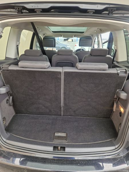Volkswagen Touran 2015 395798471