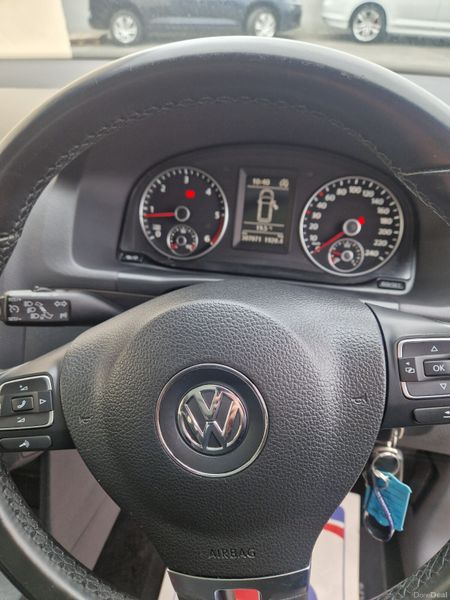 Volkswagen Touran 2015 395798401