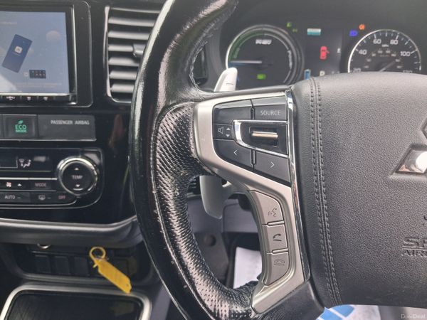 161 Mitsubishi Outlander  2.0 Petrol 4 Wheel Drive 395798985