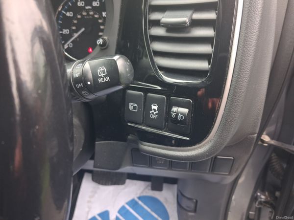 161 Mitsubishi Outlander  2.0 Petrol 4 Wheel Drive 395798927