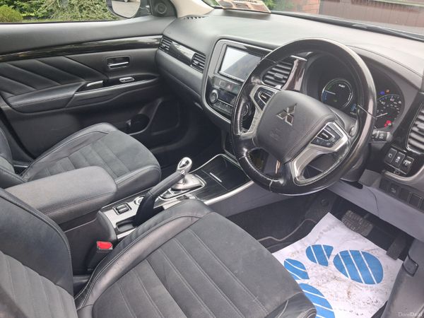 161 Mitsubishi Outlander  2.0 Petrol 4 Wheel Drive 395799041