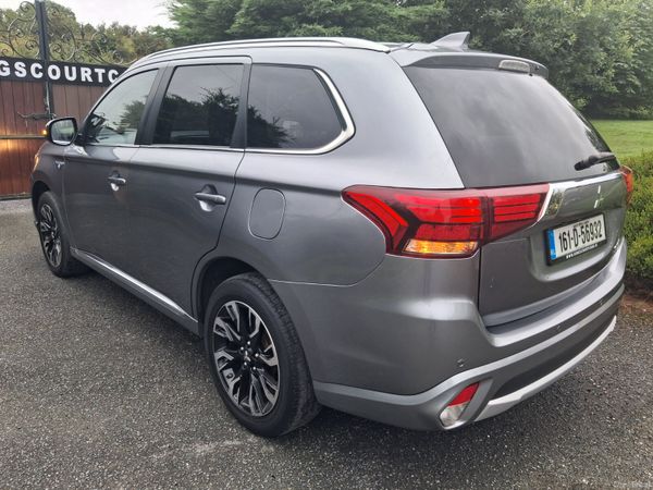 161 Mitsubishi Outlander  2.0 Petrol 4 Wheel Drive 395799061