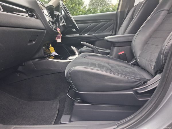 161 Mitsubishi Outlander  2.0 Petrol 4 Wheel Drive 395799029