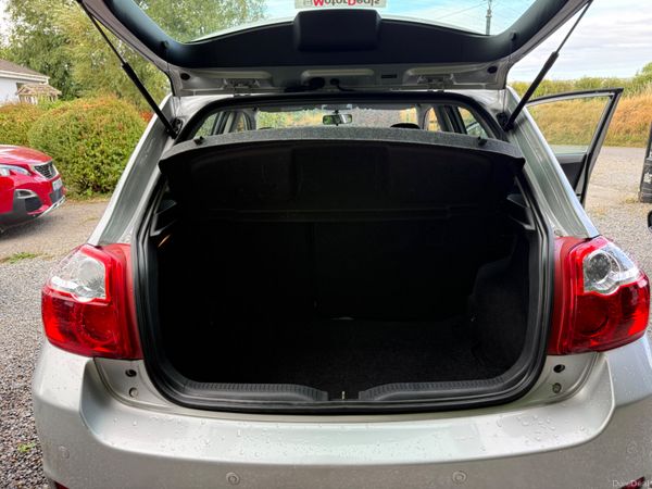 Toyota Auris 2012 TR Sport 1.33 Petrol 395855945