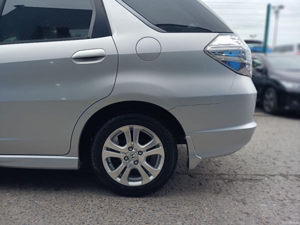 2012 Honda Fit Shuttle Hybrid Automatic/ Estate 395887595