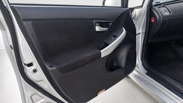 Toyota Prius 1.8L Hybrid | Auto | Self-Charing 395888939