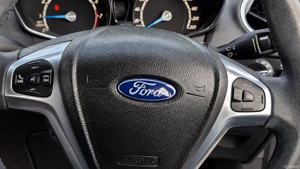 2014 Ford Fiesta 1.0L Auto *High Spec* 395890929