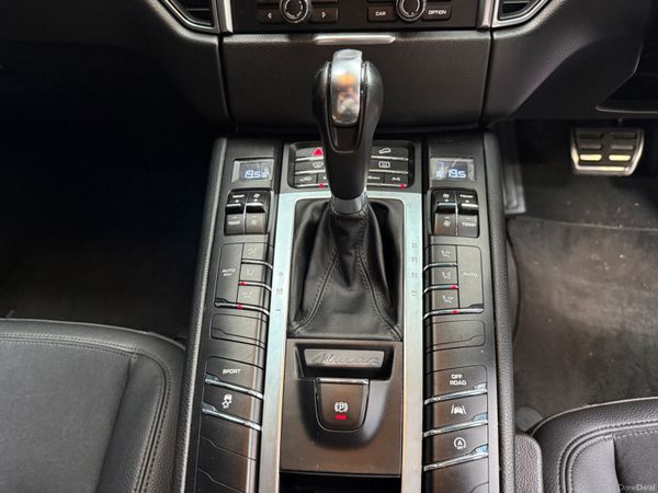 2015 Porsche Macan 3.0D **2 Seat Commercial** 395811969