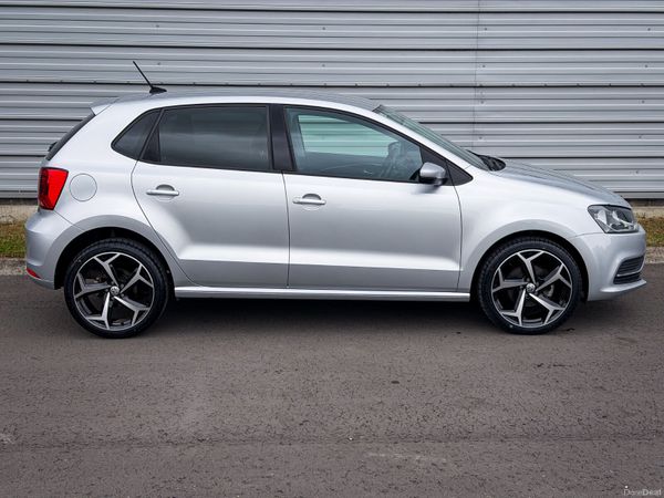 Volkswagen Polo 1.2L 152 Automatic(Apple car play) 395823171