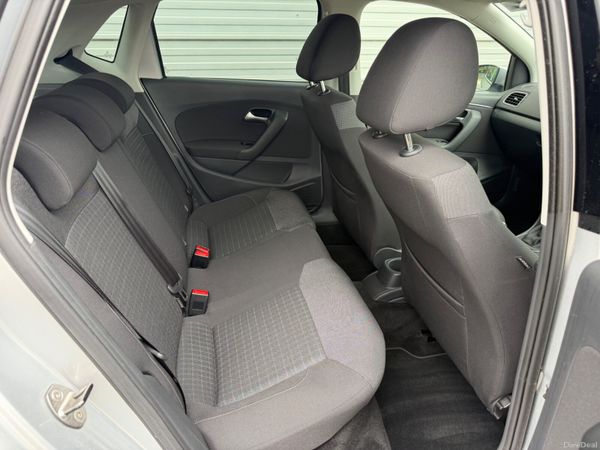 Volkswagen Polo 1.2L 152 Automatic(Apple car play) 395823251