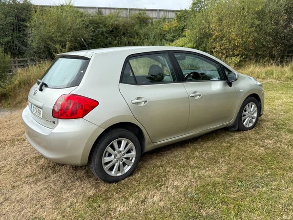 Toyota Auris 2008 395911403