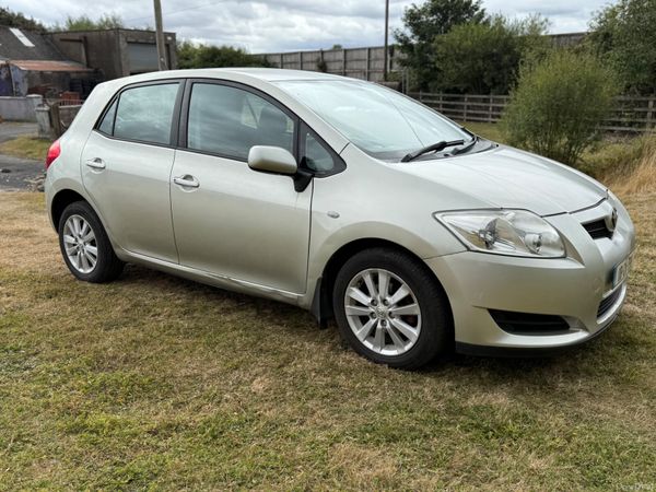 Toyota Auris 2008 395911409