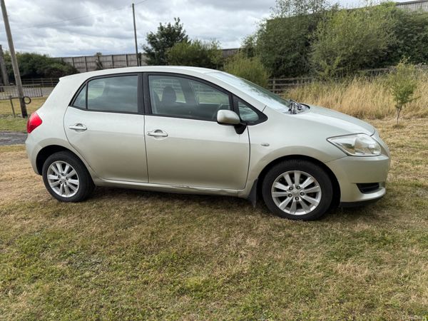 Toyota Auris 2008 395911413