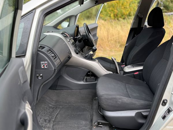 Toyota Auris 2008 395911417