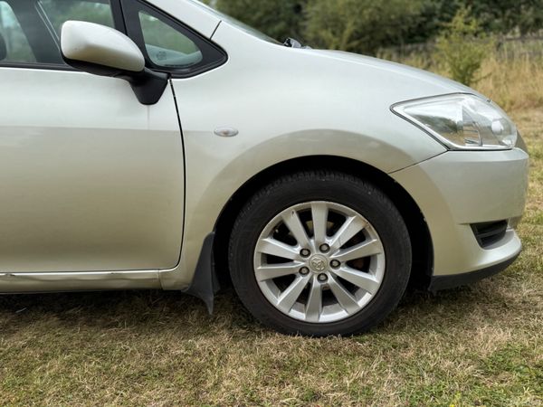 Toyota Auris 2008 395911421