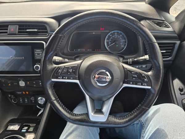 Nissan Leaf 2020 396089353