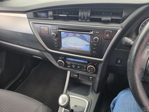 Toyota Auris Diesel Automatic 2013 396089603