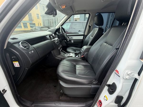 141 Land Rover Discovery 3.0SDV6 - 7 SEATER - 396001229