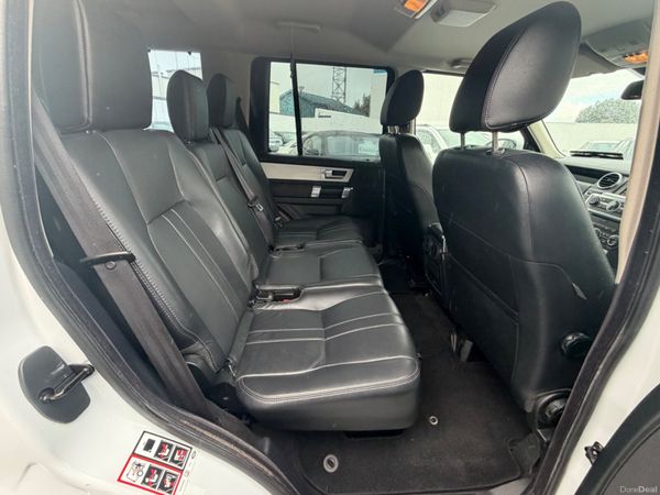 141 Land Rover Discovery 3.0SDV6 - 7 SEATER - 396001235