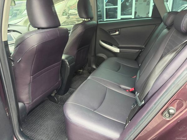 13 TOYOTA PRIUS HALF  LEATHER SEATS 396028015
