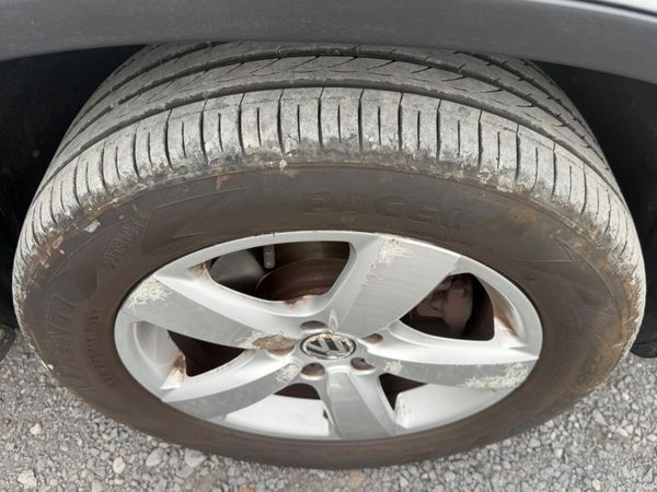 12 Volkswagen Tiguan 2.0 TDI 396028413