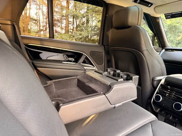 Land Rover Range Rover 2023 396165927