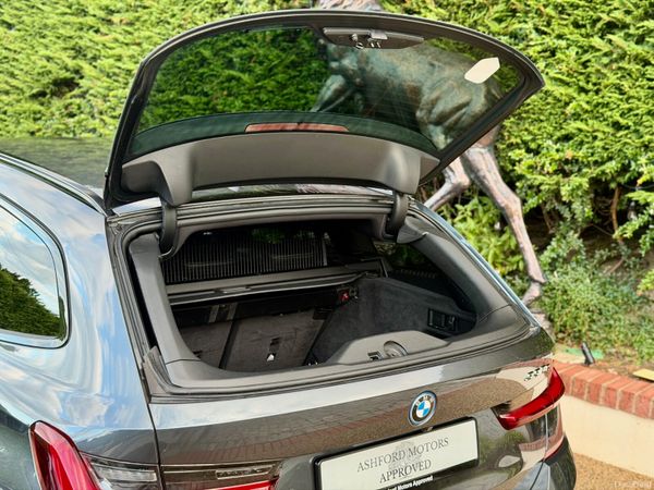 2022 BMW 330e M Sport PHEV 396170937