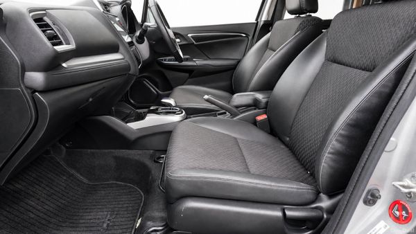 Honda Fit 1.5L Hybrid | L-Package | **Lowe Mileage 396198355