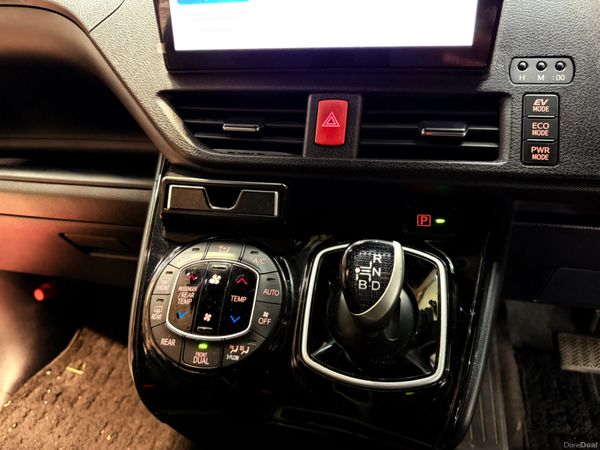 2019 Toyota Noah 1.8 Petrol Hybrid 94k 396243649