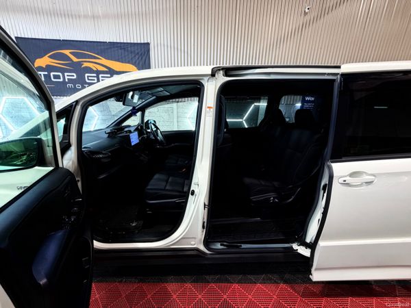 2019 Toyota Noah 1.8 Petrol Hybrid 94k 396243655