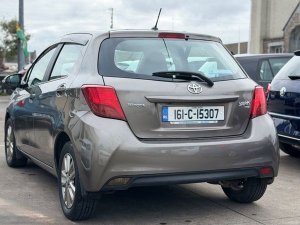 Toyota Yaris LUNA 396286719