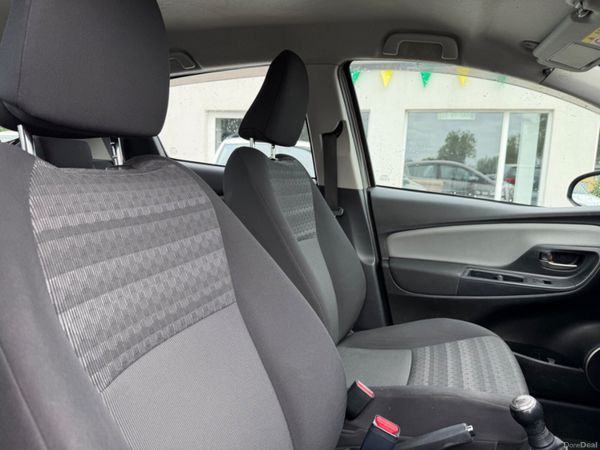 Toyota Yaris LUNA 396286727