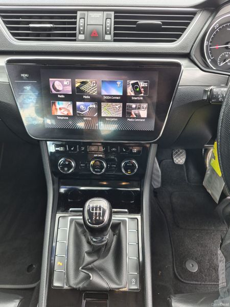 2018 Skoda Superb Manual 396201773