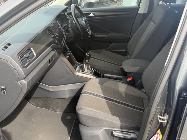 192 Volkswagen T-Roc 1.6TDI DESIGN 396357661