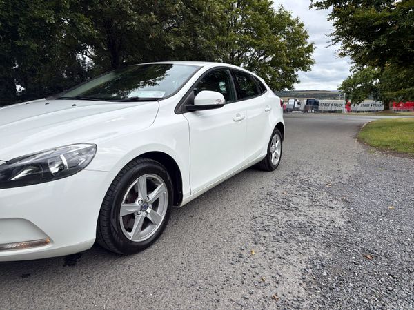 Volvo V40 2016 D2  ES 2.0 396304501