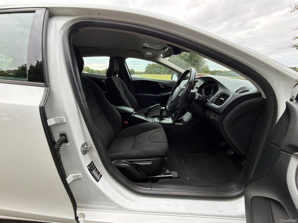 Volvo V40 2016 D2  ES 2.0 396304507