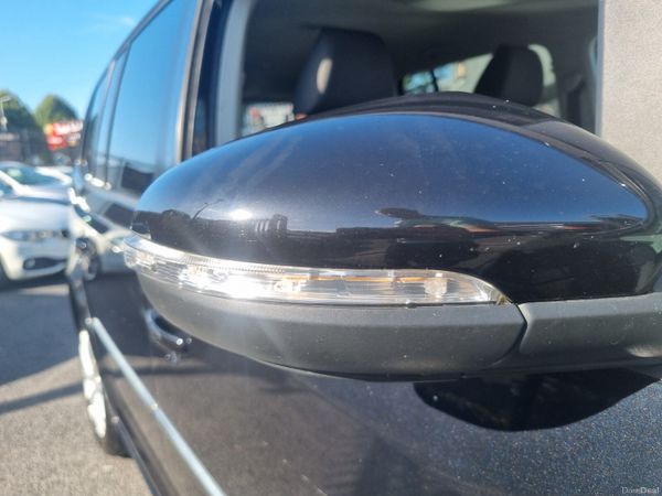 Volkswagen Touran 2012 New NCT 396469691