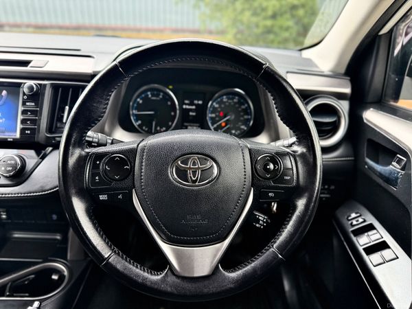 🔴 Toyota RAV4 High Spec 396480385