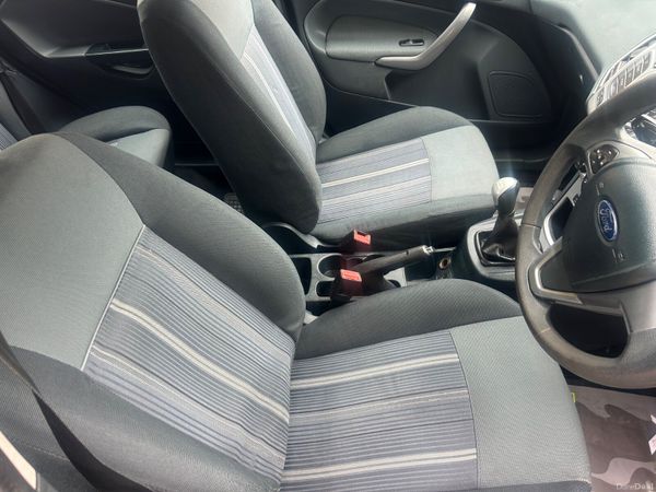 Ford Fiesta 2010(NCT 01/27) 396494811