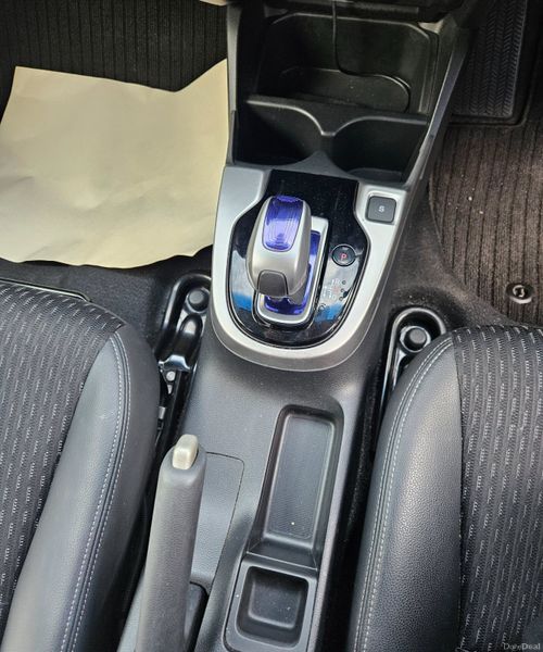 Honda Fit 2016 Petrol Hybrid Automatic 396573757