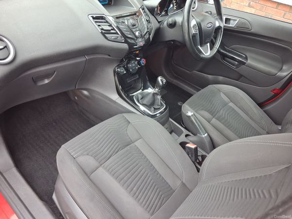 142 Ford Fiesta 1.2 Zetec Only 67000miles... 396581669