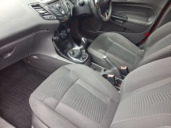 142 Ford Fiesta 1.2 Zetec Only 67000miles... 396581683
