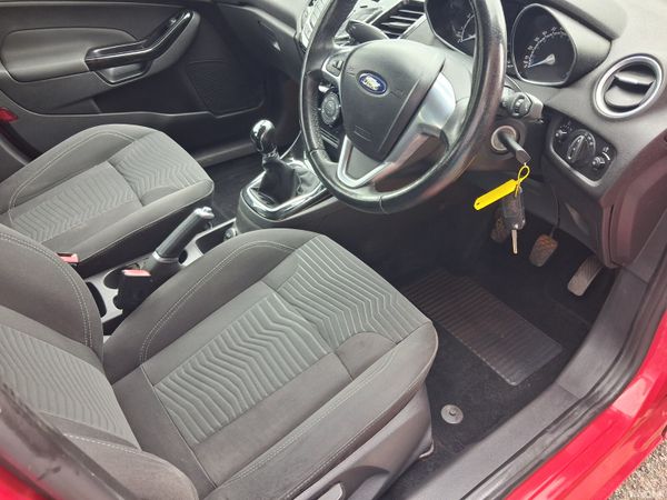142 Ford Fiesta 1.2 Zetec Only 67000miles... 396581689