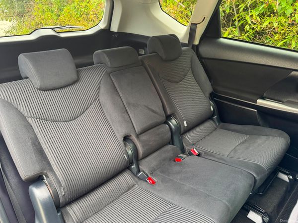 Toyota Prius 1.8 Hybrid Amazing example 396535449
