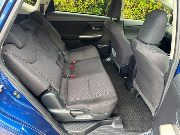 Toyota Prius 1.8 Hybrid Amazing example 396535459