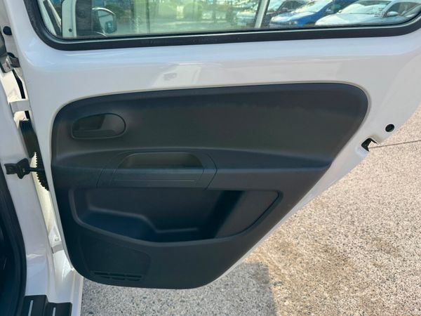Volkswagen up! Manual 2013 396536077