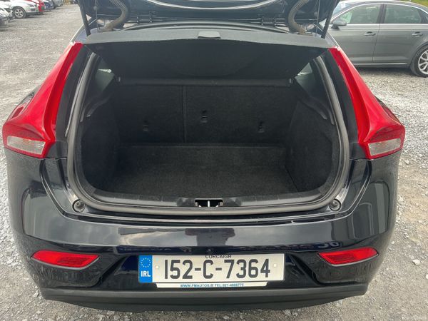 2015 VOLVO V40 1.6 DIESEL  TAX/NCT SPOTLESS 396676849