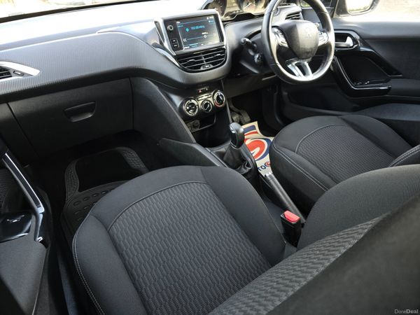 191 Peugeot 208 1.2 Pure Tech Active 396678041